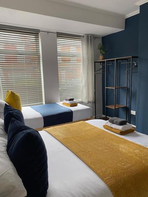 Whole House - Fast Wifi & Free Parking - Contractor Friendly By Irwell Stays Manchester Exterior photo
